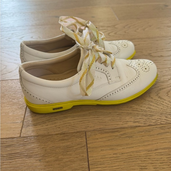 ECCO Women's White and Yellow Brogue Shoes - Picture 1 of 5